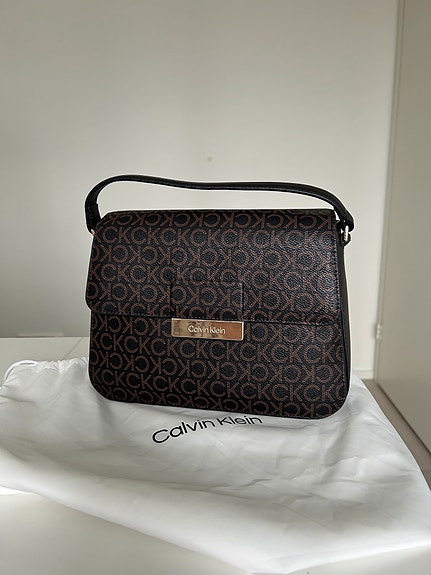 Calvin Klein laukku