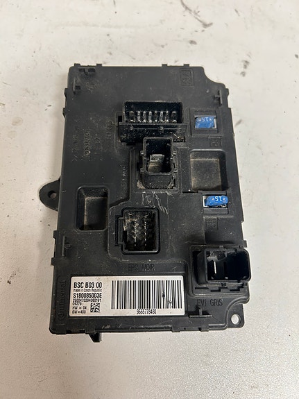 Citroen C5 III vetokoukun ohjainyksikkö
