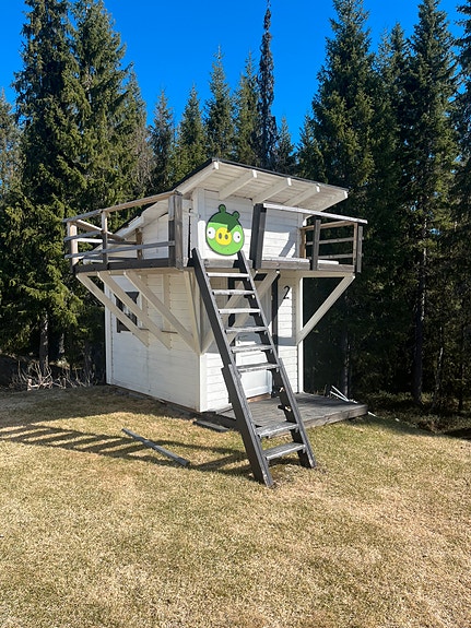 Leikkimökki tai varasto