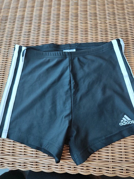 Adidas uimahousut koko 4