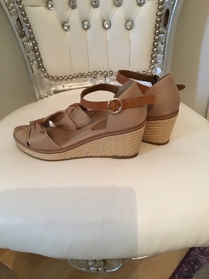 Tommy Hilfiger sandaalit