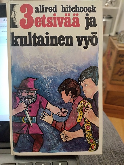3 etsivää ja kultainen vyö