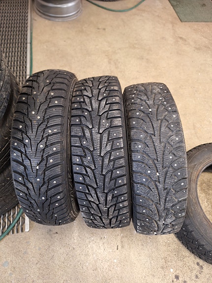 Nastarenkaat 3kpl 175-70-14"