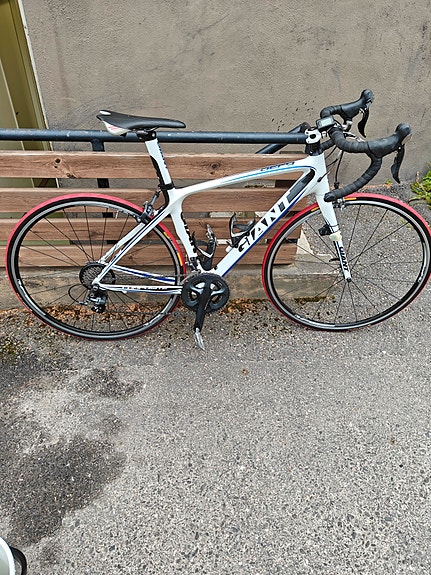 Maantiepyörä Giant Defy Composite 1 koko S
