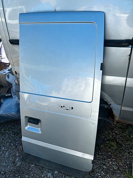 Ford Transit oikeanpuolen takaovi