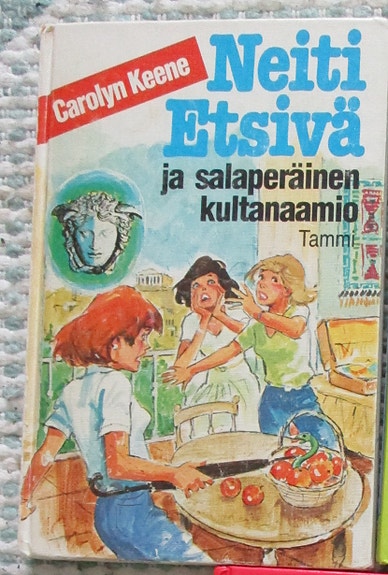 Neiti Etsivä kirjoja
