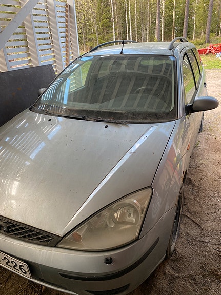 Ford Focus 2005 1,6 osia kysy
