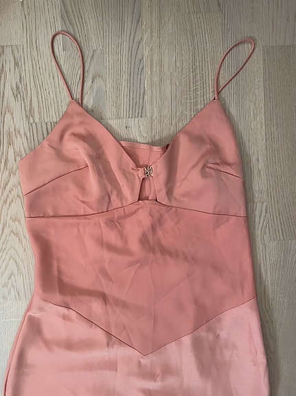 Missguided persikan värinen pitkä mekko M