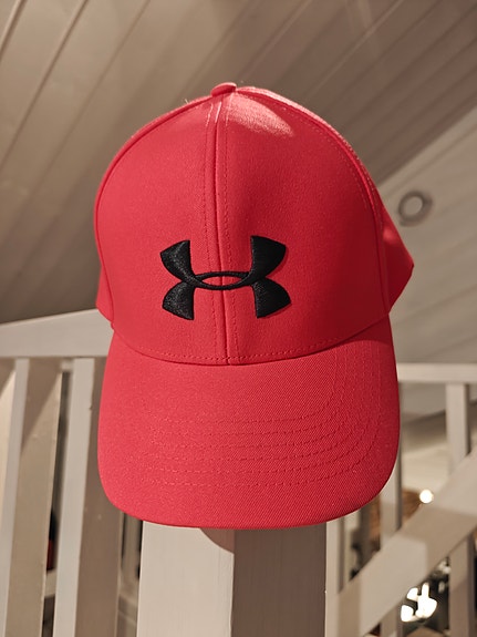 Under Armour lippis