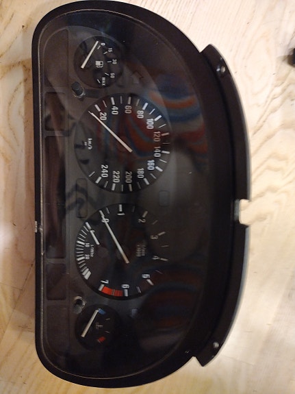 Bmw e39 mittaristo.