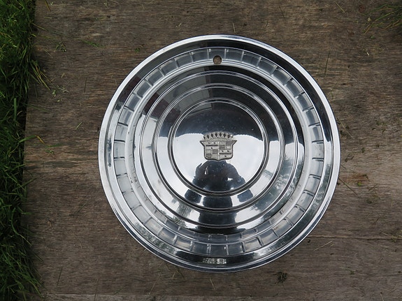 Cadillac pölykapseli. 1 kpl.