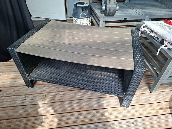 Terassipöytä Masku