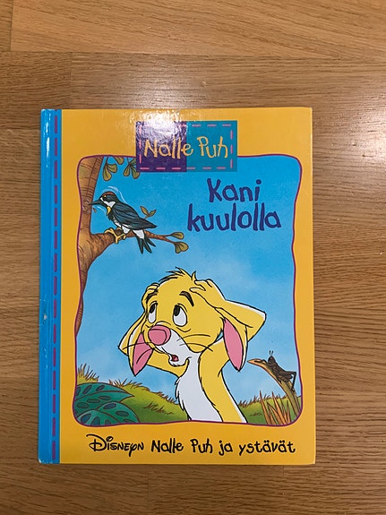 Nalle Puh Kani kuulolla -lastenkirja