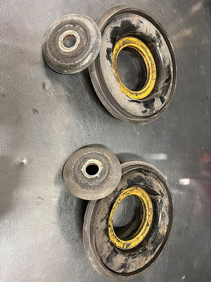 Bmw e39 m5 etu ylä jousilsutaset