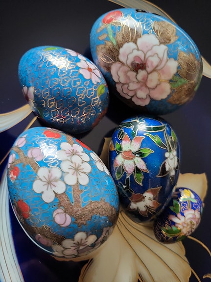 Cloisonne muna