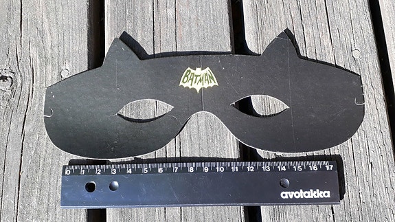 Aito 1966 Batman -naamio, pahvia. Mallasjuoma. Käyttämätön, " UUSI".