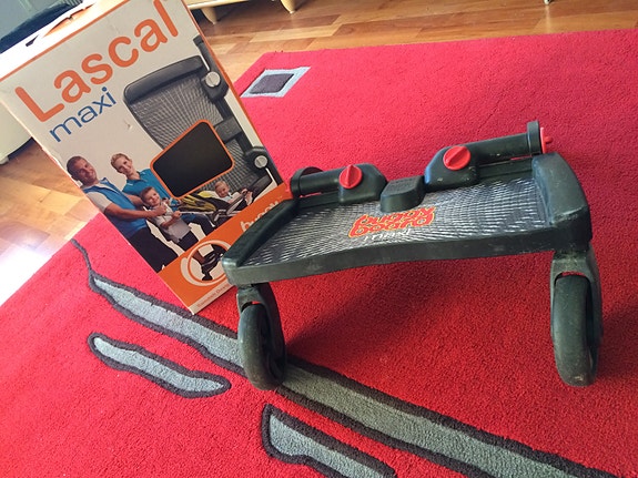 Lastenrattaisiin kiinnitettävä lascal buggy board