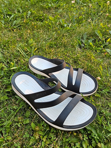 Crocs sandaalit