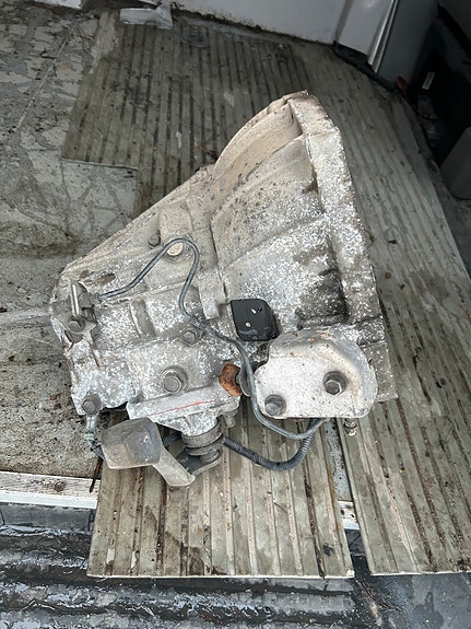 Toyota Yaris 5 vaihteinen manuaalilaatikko