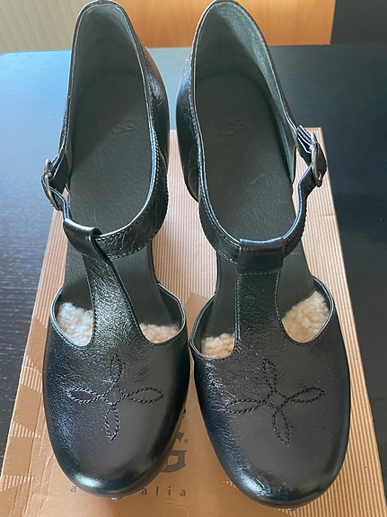 UGG Chrissie kengät