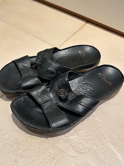 Clarks sandaalit