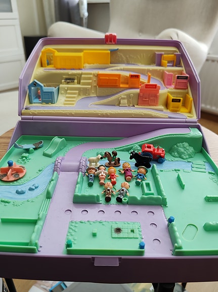 Polly pocket