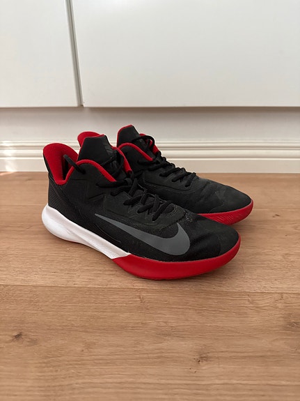 Nike koripallokengät