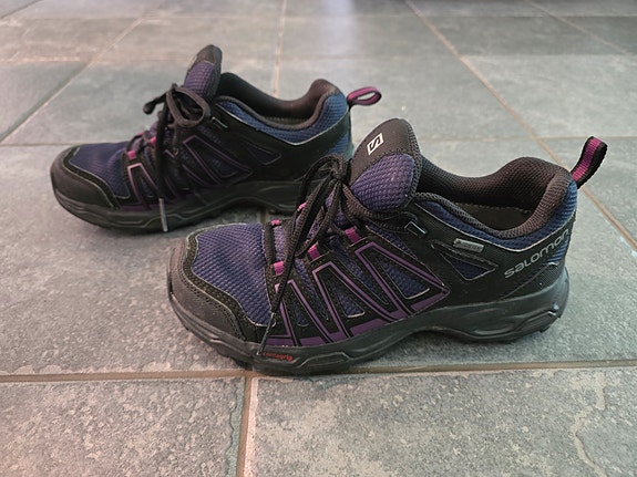 Salomon Goretex -kengät, koko 36 2/3, hyvä kunto!