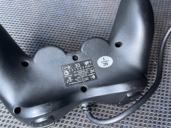 Logitech peli ohjain. Ps2