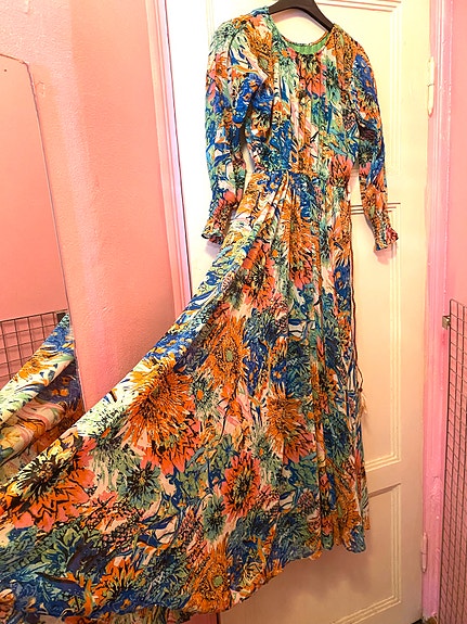 Uusi maxi mekko