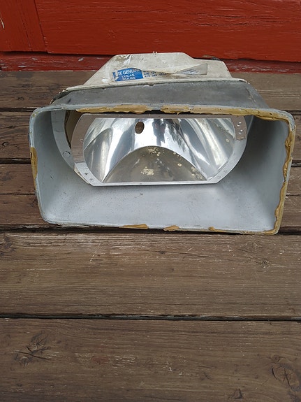 Opel Manta B etuvalo, puutteellinen