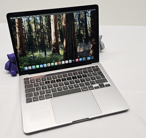Apple Macbook Pro 13" kannettava, i5 prosessori, 16 Gt, 512 Gt SSD