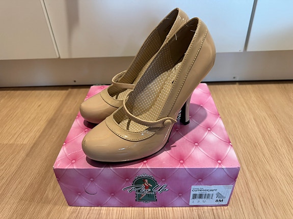 Pin Up Couture Cutiepie-02 / CRPT (Cream Pat)