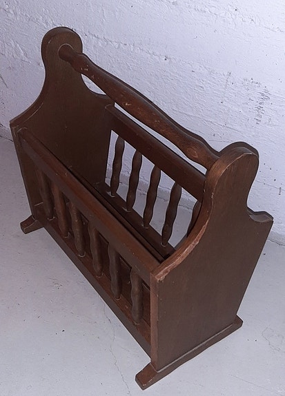 Vintage lehtiteline tummaa puuta