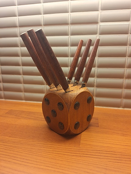 Retro KN Sweden Teak hedelmäveitset arpakuutiossa
