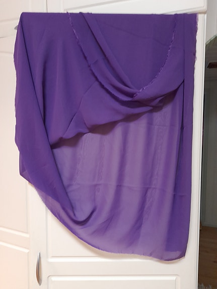 Violetti ohut kangas, läpikuultava