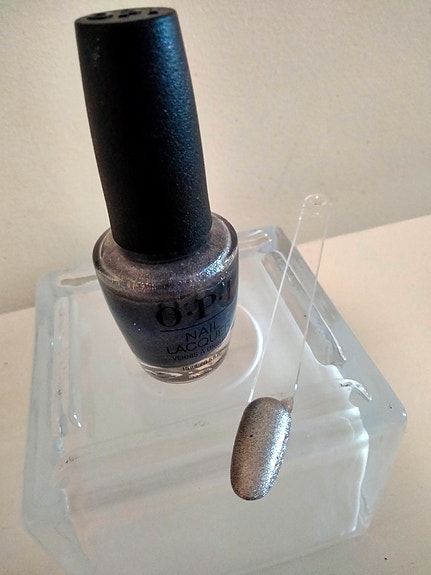 Opi kynsilakka - Opi nails The runway