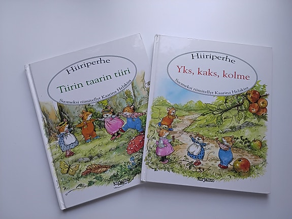 HIIRIPERHE -kirjat 2 kpl, Kaarina Helakisa