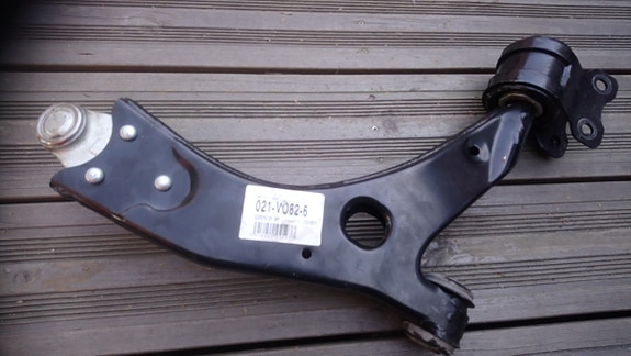 Volvo S40, V50, Focus, C-Max alatukivarsi 21-VO82-6 ,( -FO87 )