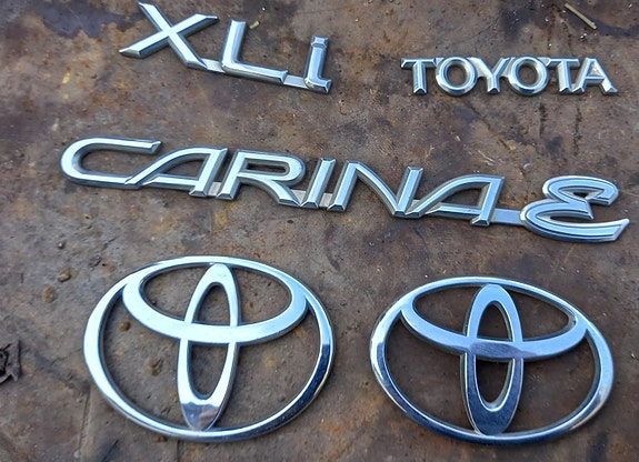 Toyota Carina E merkit