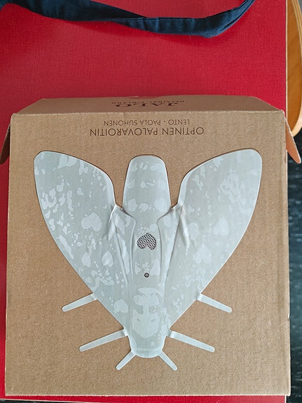 Lentävä perhonen palovaroitin Paola Suhonen design