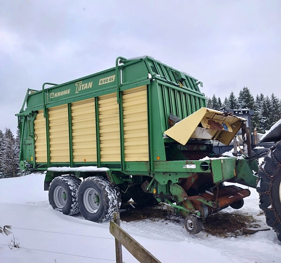 Ostetaan Krone Titan R 50 Noukinvaunuja