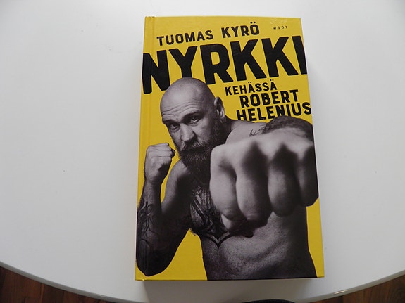 Halpoja kirjoja, Dekkari 4kpl Kummola, Helenius