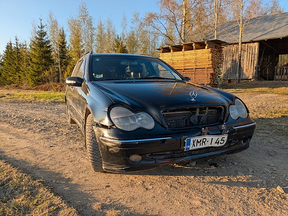 Myydään Osina Mercedes-benz S203 2.1 diesel  Tarjoa!