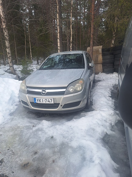 Opel Astra Hb -06 varaosina