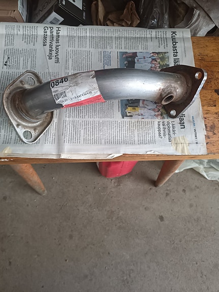 Mazda 323 pakoputken alkuosa VM. 94-96
