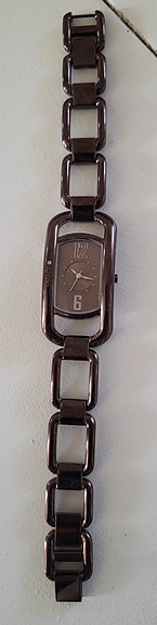 DKNY Rannekello