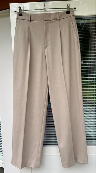 Uniqlo naisten leveät housut