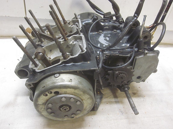 rg250 suzuki vm.85 moottori