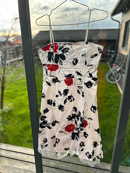 Juhlamekko, koko S